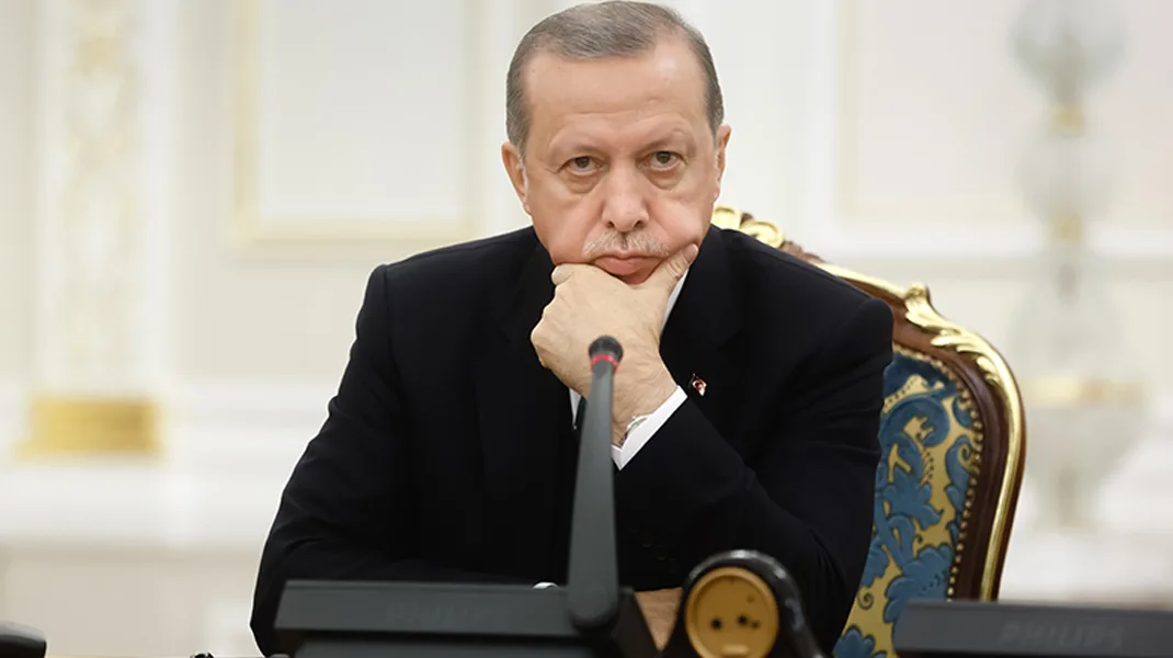 “Ver yetkiyi, gör etkiyi” ekonomisi iflas etti! 2018’den bu yana Türk lirası dolara karşı yüzde 400 değer kaybetti