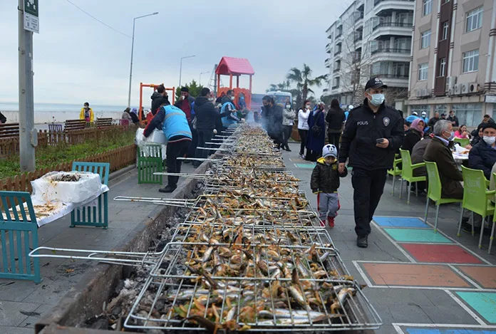 Samsun’da hamsi çılgınlığı