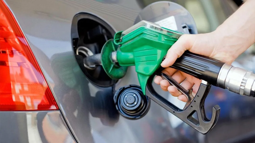 Benzine bu gece zam geliyor