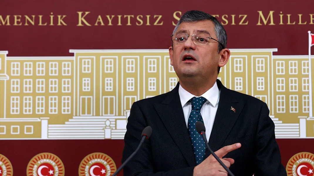 Özgür Özel, CHP’de kurultay için tarih verdi