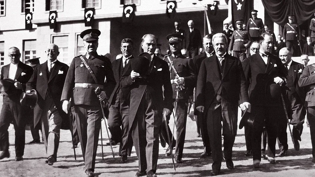 100 yıllık gurur: Türkiye Cumhuriyeti’nin 100. yılı kutlu olsun