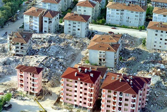 Prof. Dr. Naci Görür’den deprem açıklaması: “Yarın daha büyüğü gelebilir”