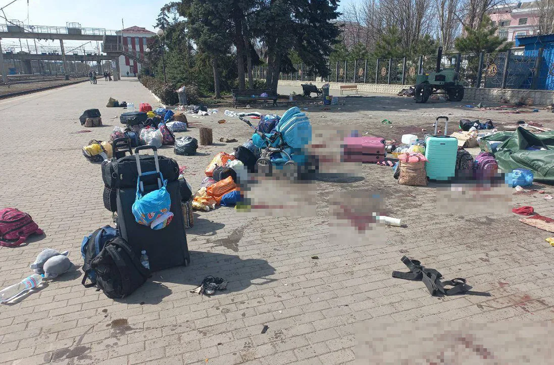Rusya, tahliye için garda bekleyen sivilleri vurdu