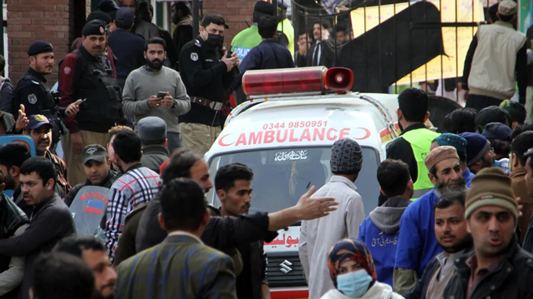 Pakistan’da cami yakınlarında intihar saldırısı: 52 ölü, 58 yaralı