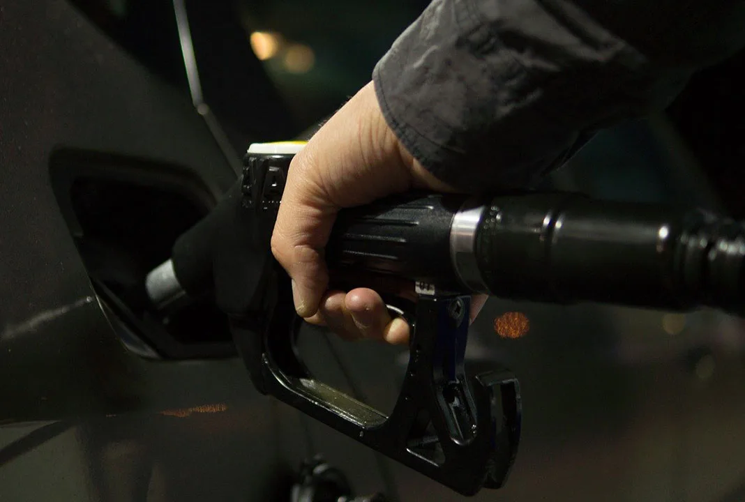 Benzine yine zam geliyor