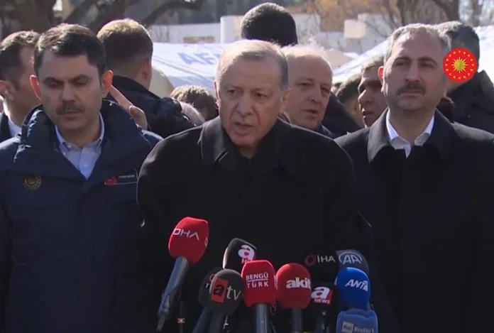 Avukat Hüseyin Cimşit, depremdeki can kayıpları nedeniyle Cumhurbaşkanı Erdoğan ve bakanlar hakkında suç duyurusunda bulunuldu