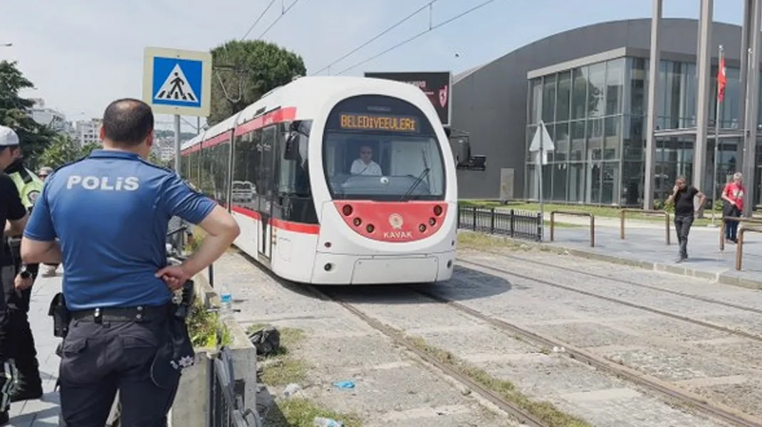 Samsun’da tramvay yine kazaya karıştı