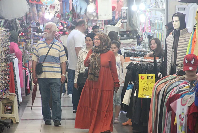 Yabancılar Pazarı’na gurbetçi akını