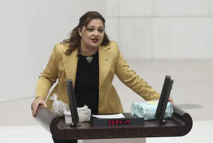 Köksal: Sizin çocuklarınız lüks araçlarda pudra şekeri çekerken…