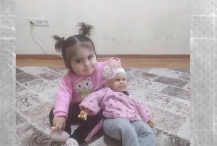 3 yaşındaki çocuğu öldürüp derin dondurucuda saklamışlar