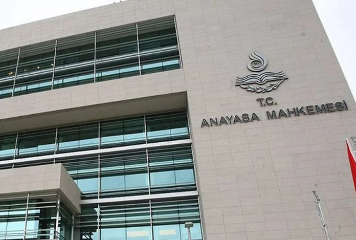AYM’den zorunlu din dersi kararı