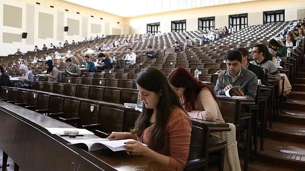 Üniversite harçları geri getirildi: Her öğrenci harç ödeyecek