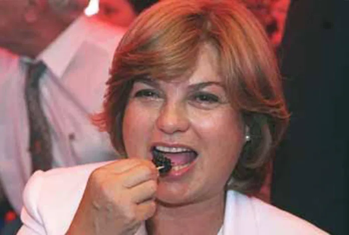 Tansu Çiller siyasete dönmeli mi?