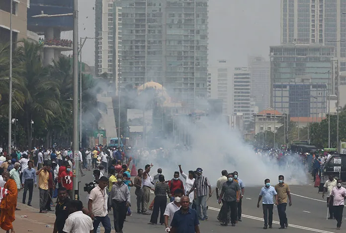 Sri Lanka’da ekonomik kriz hükümeti devirdi!