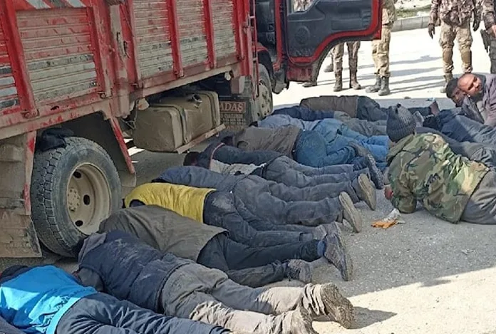 Deprem bölgesine giden 6 TIR’lık gıda yardımını çiftliğe depoladılar
