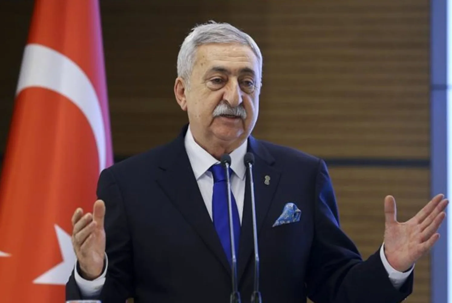 “Zincir marketler piyasayla hamur gibi oynuyor”