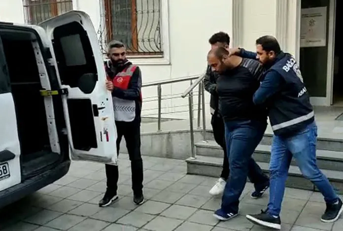 Annesinin kafasını kesip balkondan atan şahıs adliyeye sevk edildi