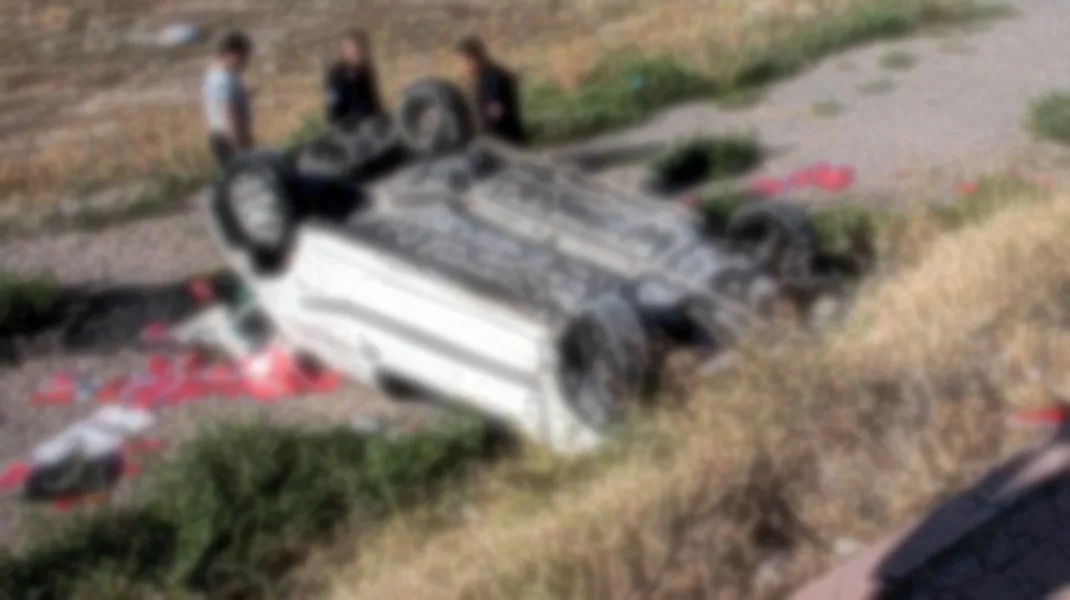 Samsun’da PTT memurlarını taşıyan araç şarampole uçtu: 1 ölü, 1 yaralı