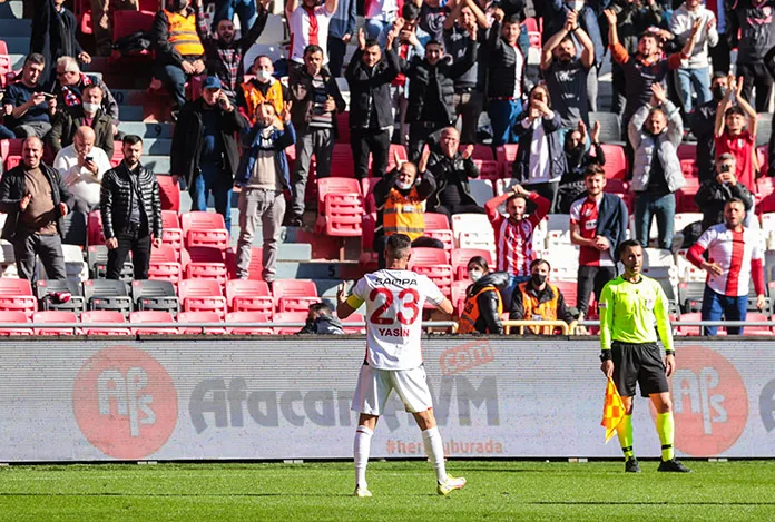 “Samsun’da mutluyum, tek hedefim şampiyonluk”