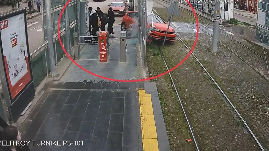 Samsun’da tramvay yolunda faciadan dönüldü