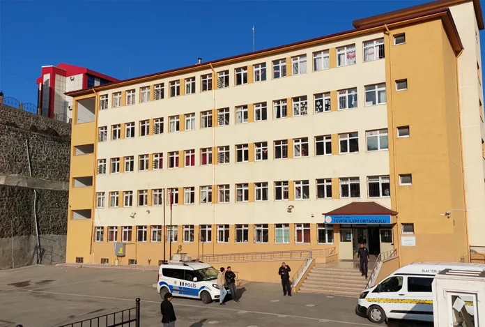 Samsun’da okulda dehşet: 17 yaşındaki genç annesini öldürdü